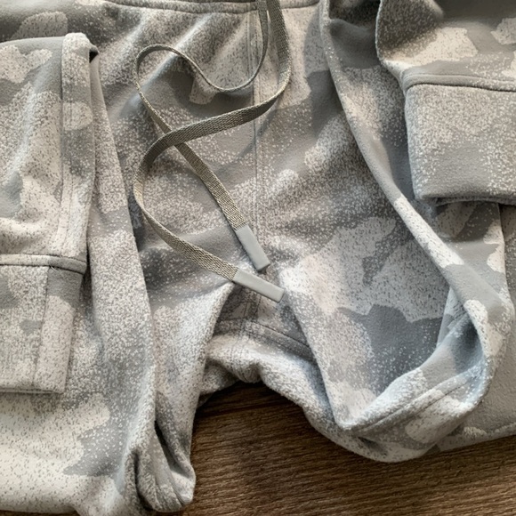 Lululemon Jogger Capris - Picture 2 of 4